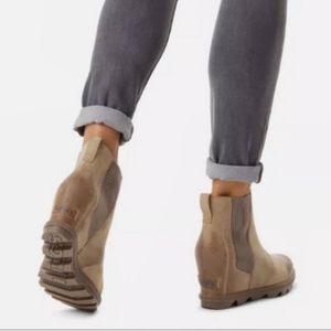 SOREL Joan of Arctic II Wedge Chelsea Boot Pull On Ash Brown Size 6.5